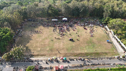 Album : Peserta Karnaval Mulai masuk Lapangan Simicik